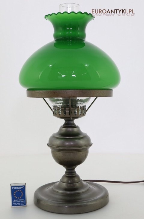 lampka stołowa w stylu bankerskim