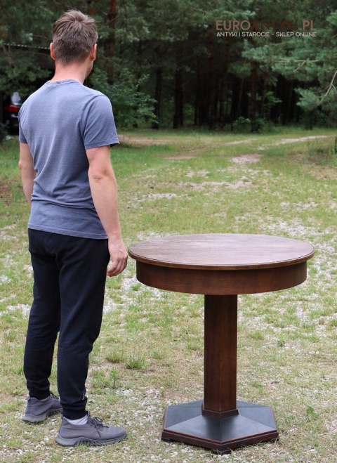 Empire okrągły stolik antyczny