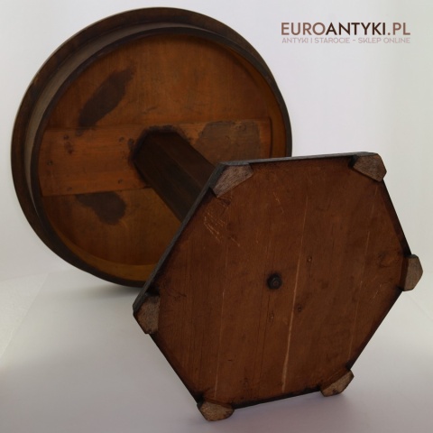 klasyczny stolik antyczny