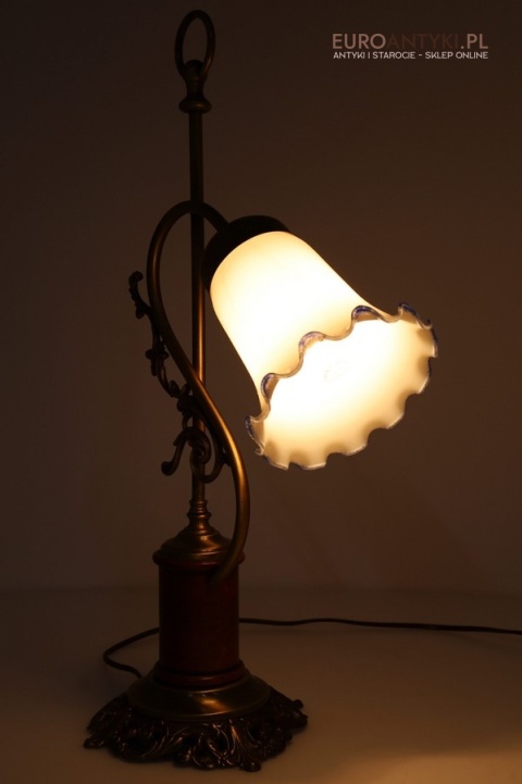 lampa stołowa w rustykalnym stylu