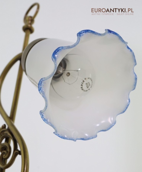 elegancka dekoracyjna lampa w stylu secesyjnym