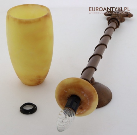 retro lampka ścienna z alabastrowym kloszem