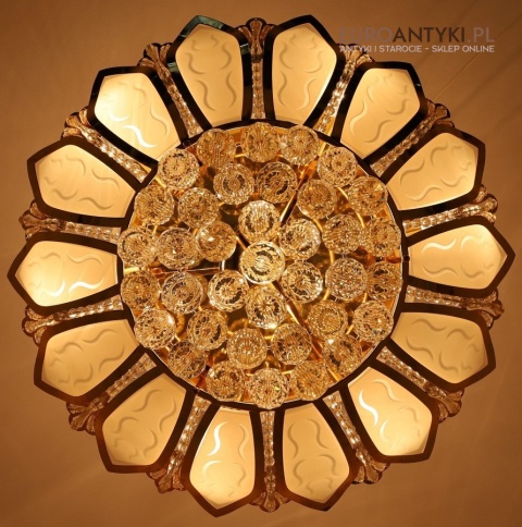 stylowy plafon kryształowy art deco