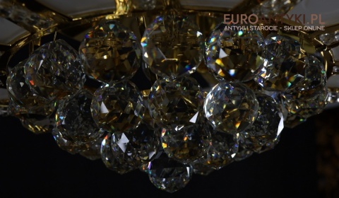 plafon glamour z mosiądzu i kryształowych kulek
