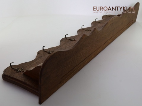 dębowy wieszak do karczmy