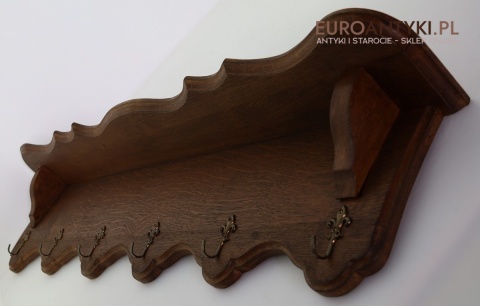 dębowy wieszak do gospody