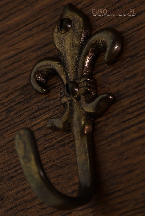 antyczny wieszak ścienny fleur de lis