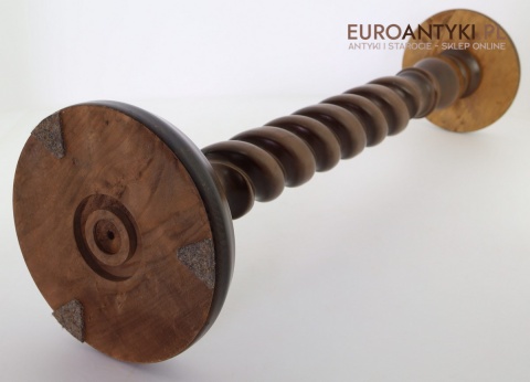 wysoki drewniany kwietnik ręcznie robiony