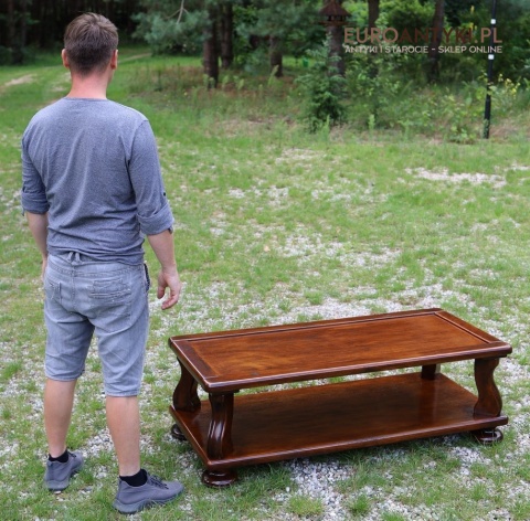 niski stolik kawowy do loftu