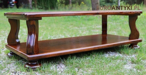 wiejski stolik kawowy z drewna