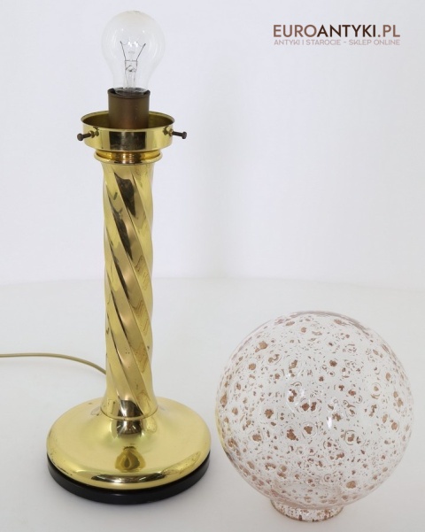 wysoka lampa stołowa z mosiądzu