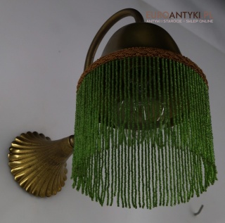 Mosiężny kinkiet retro z zielonymi koralikami – eleganckie oświetlenie vintage z lat 50./60.
