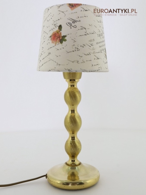 romantyczna lampa stołowa z abażurem