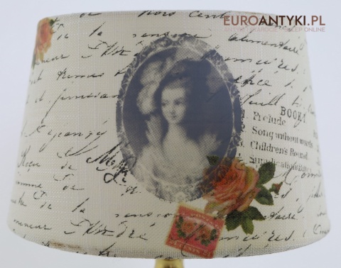 abażur z portretem kobiety w stylu rokoko