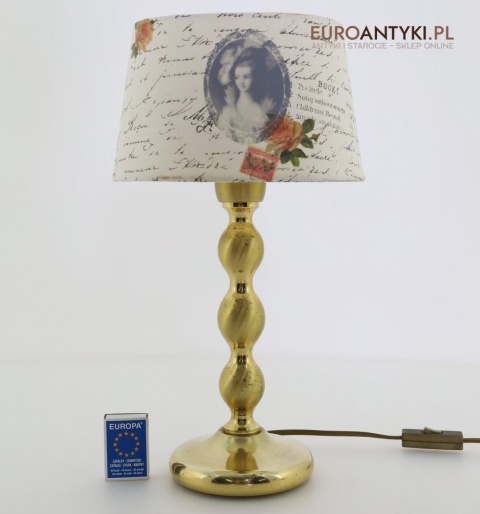 złota lampa z abażurem w stylu francuskim