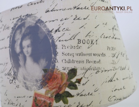 romantyczny nadruk z różami na abażurze