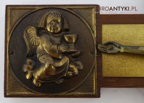 anioły patyna na mosiężnym krzyżu