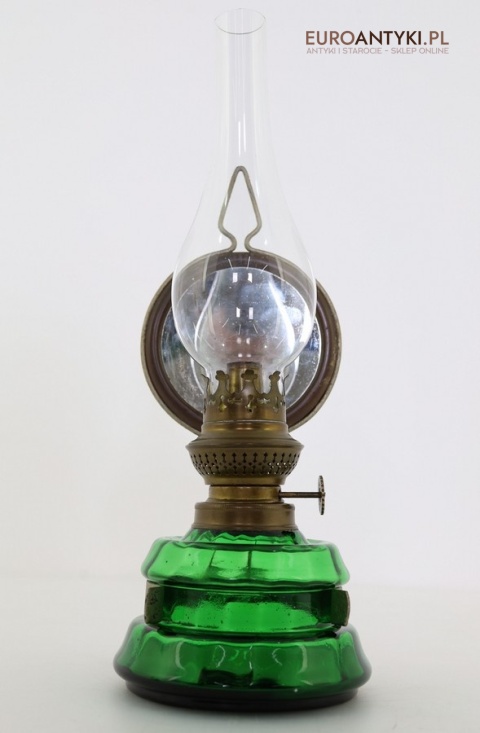 naftowa zielona lampa z kominem