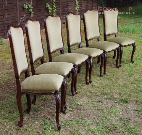 krzesła ludwikowskie z oliwkową tapicerką