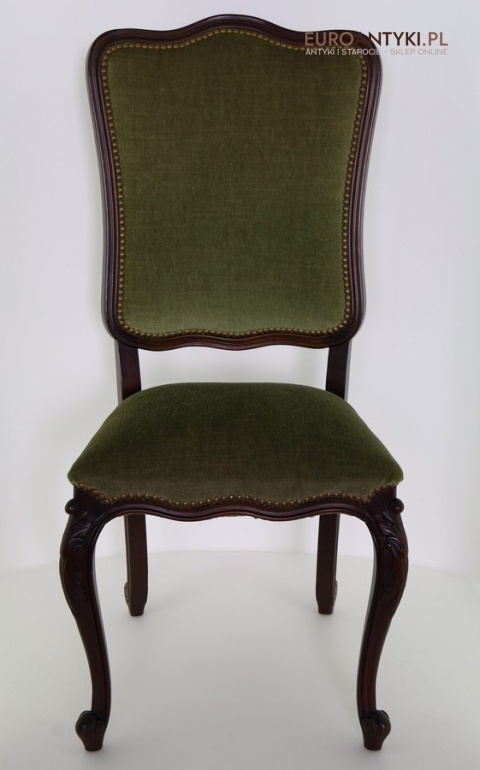 krzesła z miękkim siedziskiem w stylu rokoko