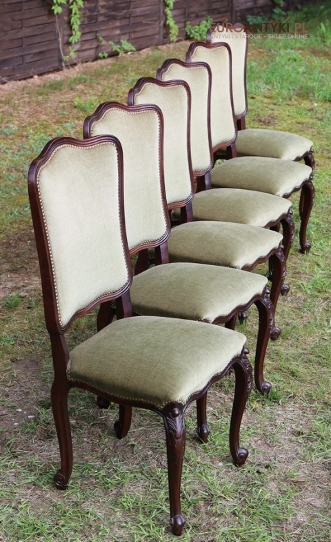 zestaw stylizowanych krzeseł ludwikowskich