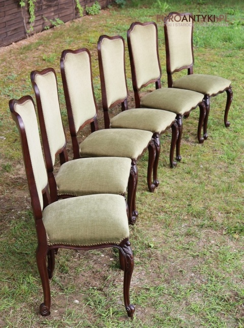 rustykalne krzesła z epoki międzywojennej