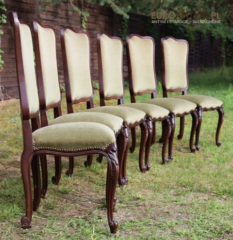 elegancki komplet krzeseł do salonu retro