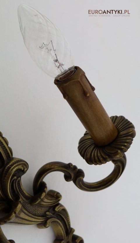 Stylowe kinkiety mosiężne w stylu barokowym z połowy XX wieku