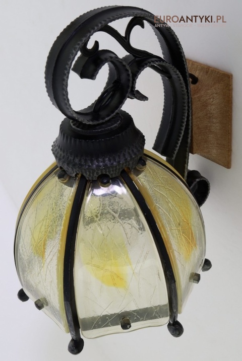 kinkiet metalowy z grubym kloszem retro