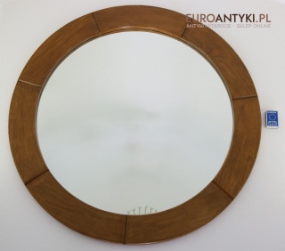 Stylowe lustro w masywnej ramie z litego drewna – klasyka w eleganckim wydaniu