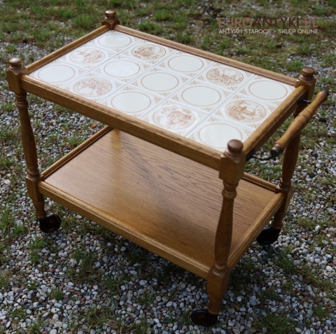 ruchomy stoliczek  kafelkami dekoracyjnymi