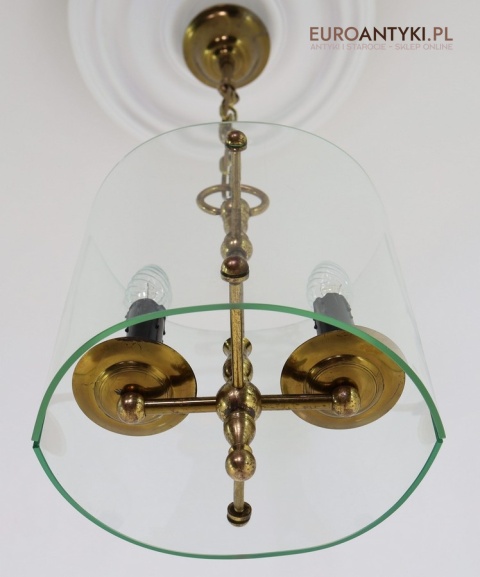 owalna lampa sufitowa w stylu klasycznym