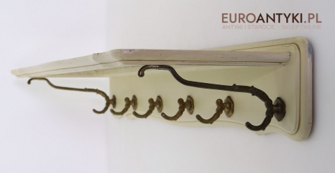 kremowy wieszak vintage
