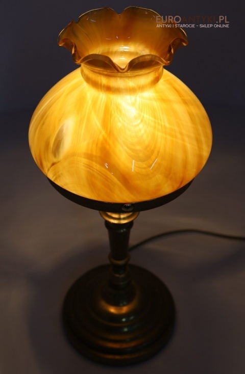 lampka retro z bursztynowym szkłem