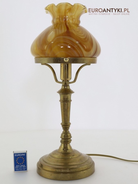 lampka stołowa z kloszem w kolorze bursztynu