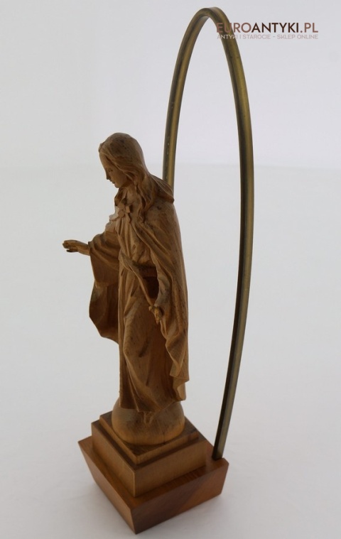 madonna na drewnianej podstawie