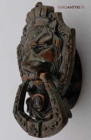 Antyczna kołatka z lwem i wizjerem – unikat vintage z Francji