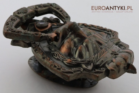 antyczna kołatka retro z lwem