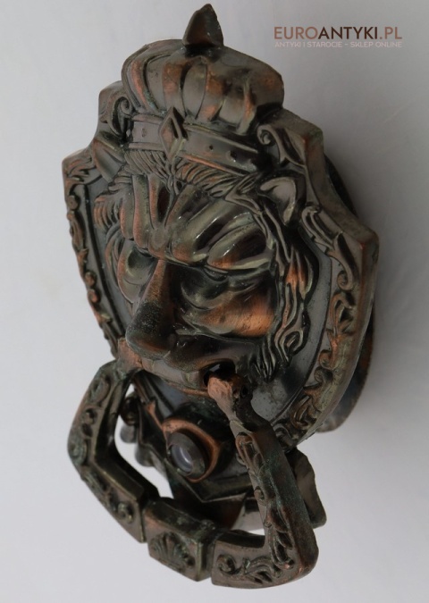 antyczna kołatka z lwem i judaszem