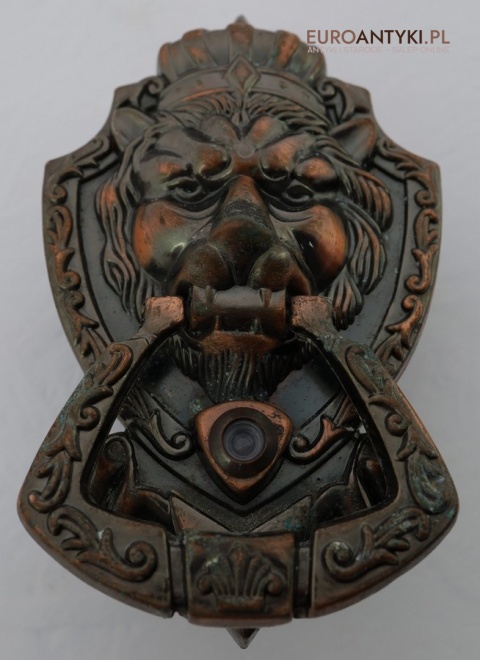 zabytkowa kołatka z wizjerem