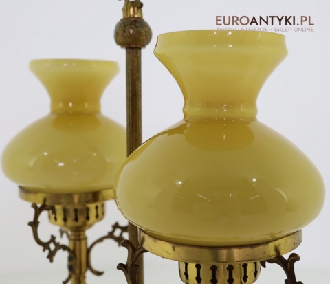 lampa biurkowa w stylu antycznym