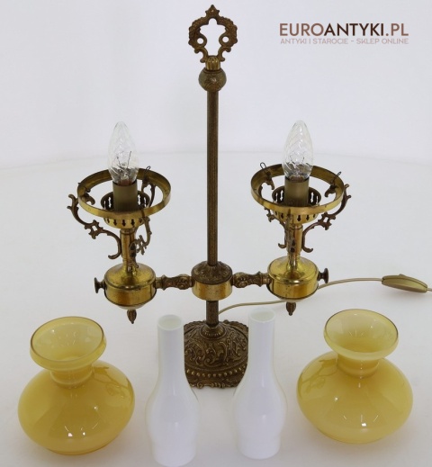 antyczna lampka pałacowa