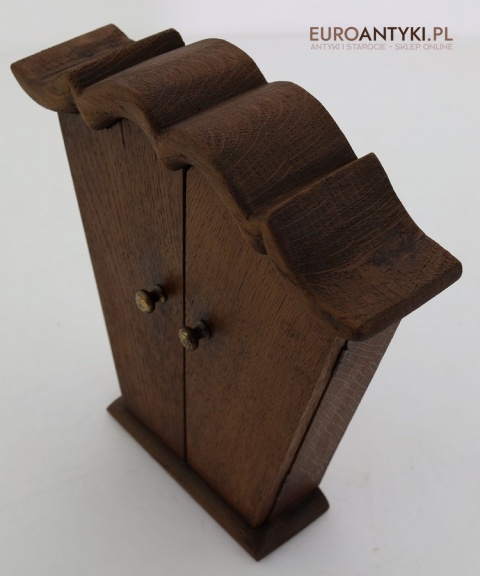 drewniana dekoracyjna skrzynka na klucze z epoki