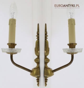 Antyczne kinkiety mosiężne z kryształowymi rozetkami – styl neoklasycystyczny vintage