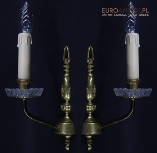 Antyczne kinkiety mosiężne z kryształowymi rozetkami – styl neoklasycystyczny vintage