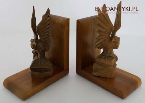 orzeł bielik rzeźbiony w drewnie