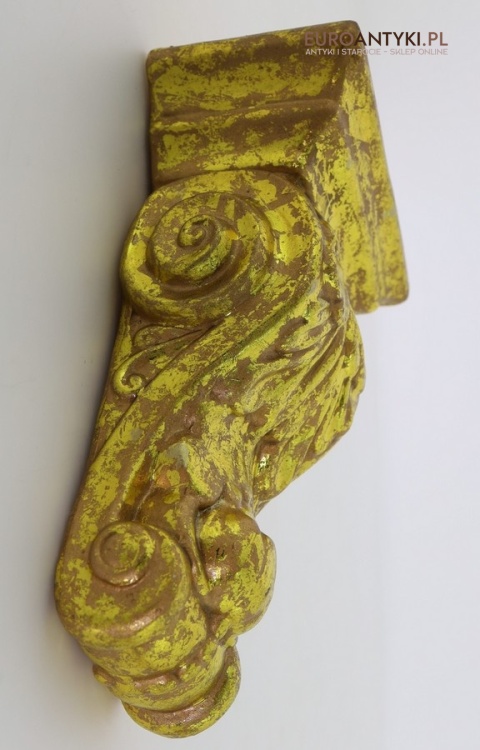 Antyczne wsporniki ścienne retro – złocone dekoracje vintage z motywami roślinnymi