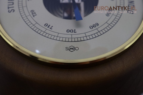 drewniany barometr ścienny vintage