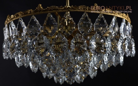 luksusowy żyrandol z prawdziwymi kryształami