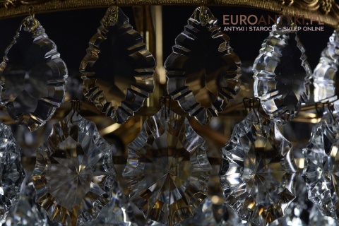 żyrandol kryształowy z epoki do salonu